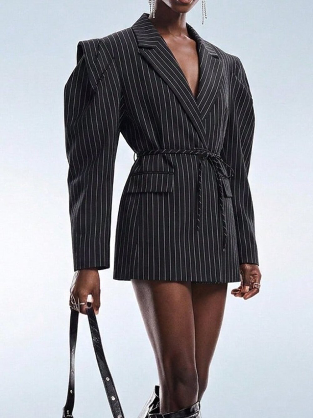 Black & White Casual Women's Cinched Waist Striped Wide Shoulder Blazer Jacket - Picture 7 of 8